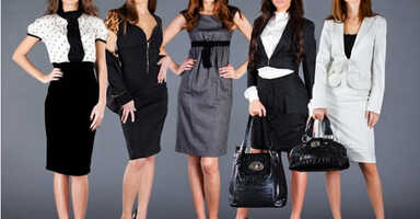 Munkahelyi öltözködés  Bemutatjuk, hogy milyen ruhadarabokat érdemes kerülnöd a munkahelyeden!