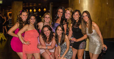 barátnők a lánybúcsún lánybúcsú csapat