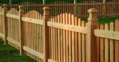 Ettől lesz ellenálló a fa kerítésed! A tartós fa kerítés titka